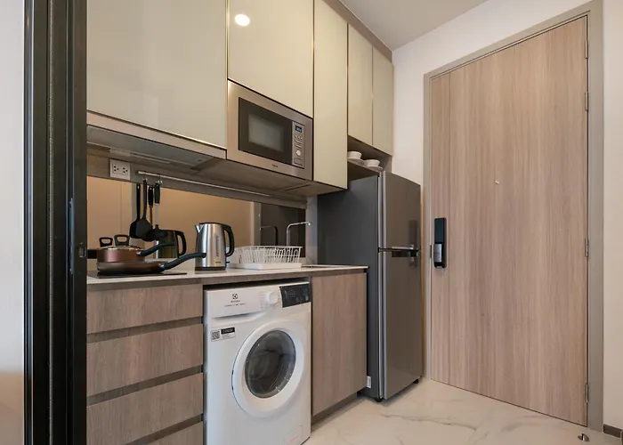 Hampton Phayathai Apartment *