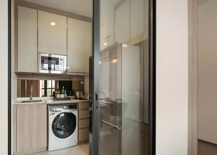 Hampton Phayathai Apartment *